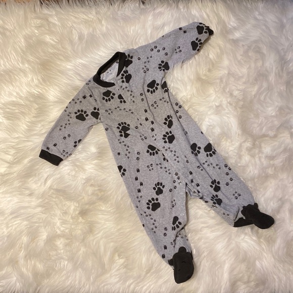 3/25$ Carters Fleece onesie footie pyjamas Size 6 mos Puppy Paw Print - Picture 1 of 4